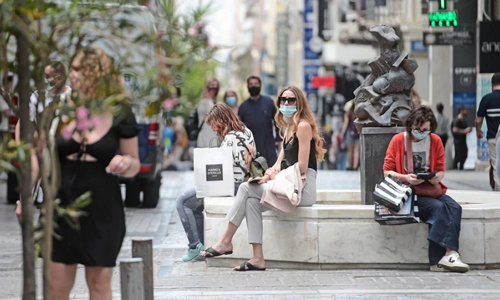 Κορονοϊός: Χαλαρώνει τα μέτρα η Ευρώπη παρά την αύξηση κρουσμάτων